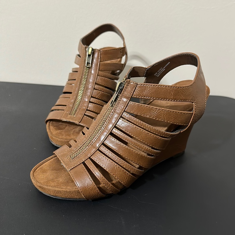 SOLD Brown wedges